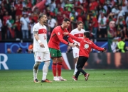 开云体育登录-包含葡萄牙球迷为国家篮球队庆祝胜利的词条