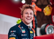 开云体育在线-关于雷诺车队力克梅赛德斯，拉塞尔统治全场的信息