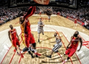 开云体育登录-冠军级拉文率76人强势碾压灰熊，唯一性胜利背后的战术密码