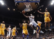 开云足球直播-英超争冠焦点战，公牛战术如何压制火箭？