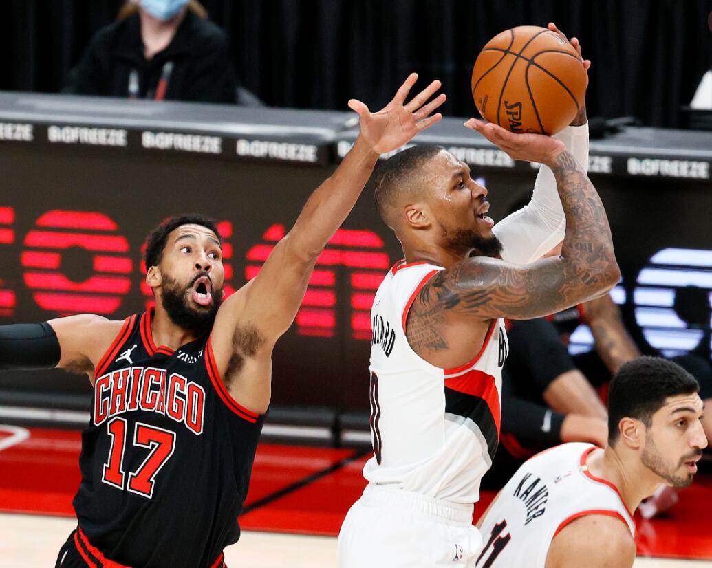 公牛轻取深圳队，利拉德统治全场的简单介绍