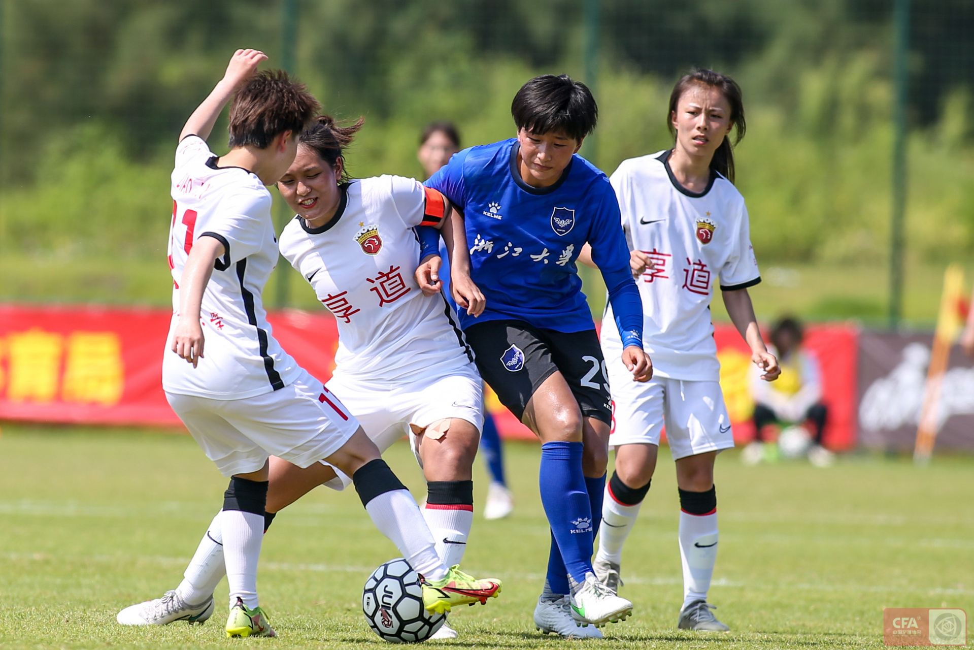 关于阿联酋女足联赛：迪拜女足大胜，豪取三分的信息