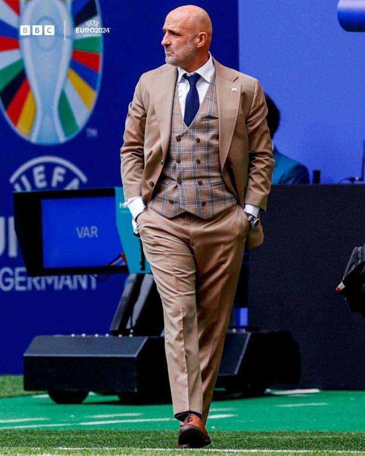 包含波兰主帅调整战术备战捷克欧洲杯资格赛,决胜态势的词条 包含波兰主帅调整战术备战捷克欧洲杯资格赛,决胜态势的词条