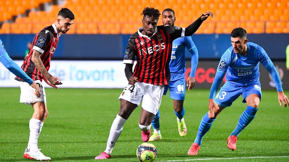 关于尼斯主场不敌，保级形势严峻的信息