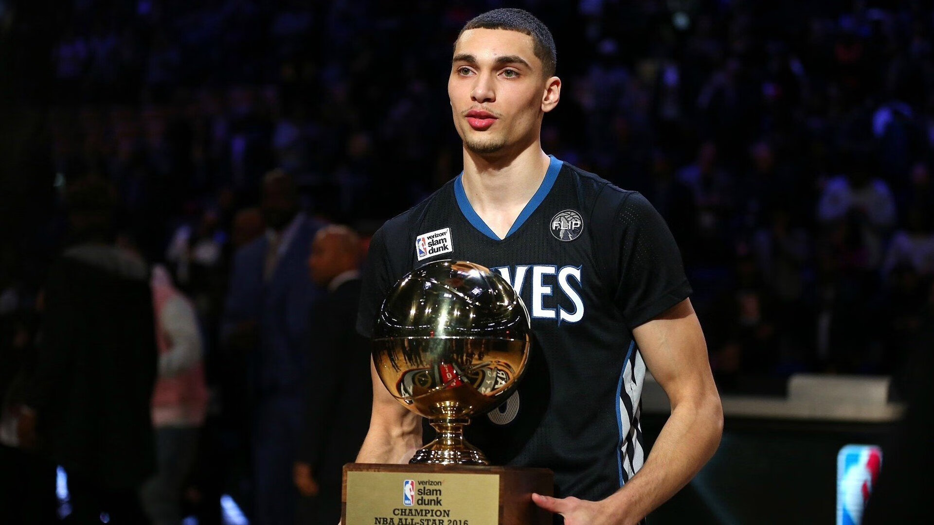 火箭决胜局带走快船，恩比德在NBA季后赛接管比赛