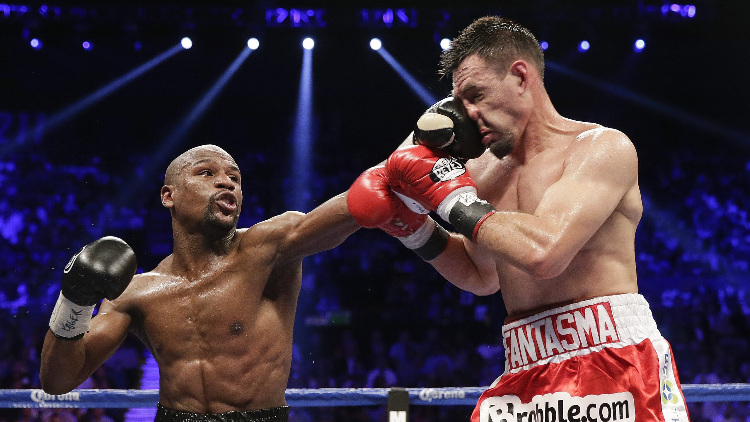 黄蜂节奏掌控新疆队,小贾伦在年度焦点之战接管比赛